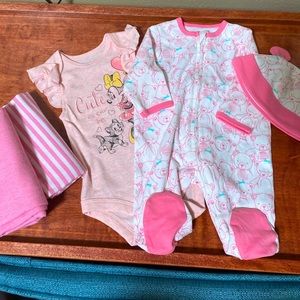 Newborn / 0-3 month pink girl bundle